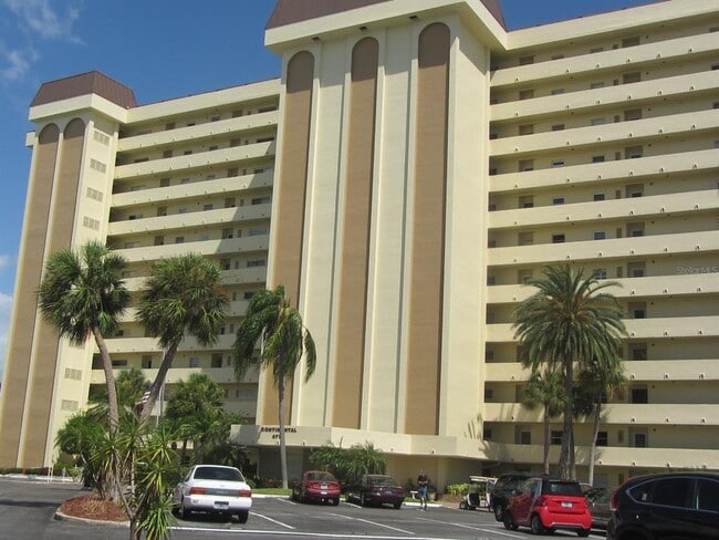 Building Photo - 4775 Cove Cir Unit 1202