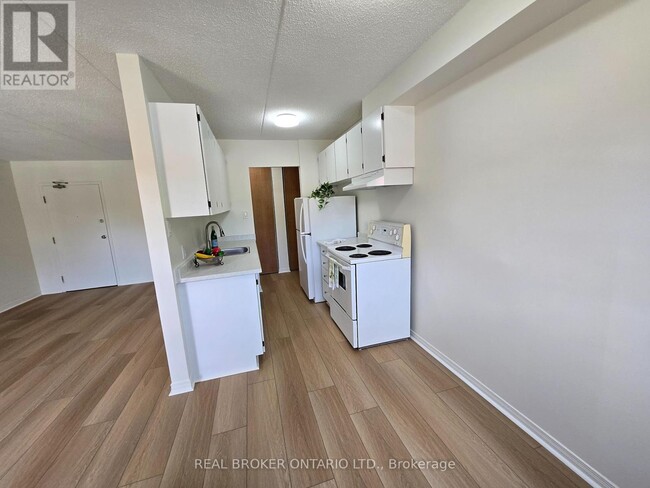 Photo - 15 Wellington Rd 124 Unit Apt #14