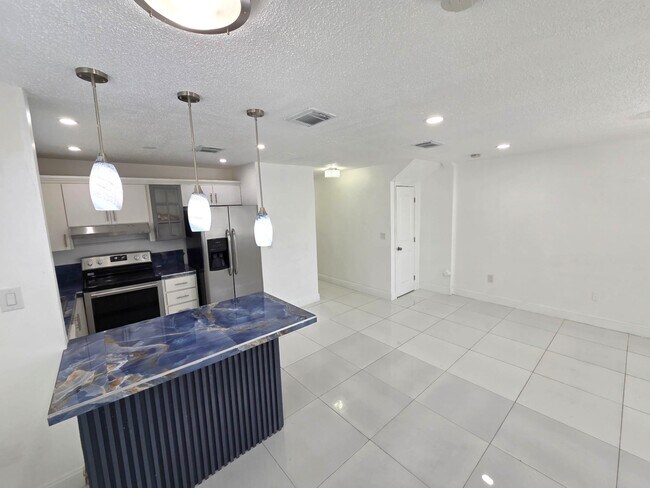 Photo - 18616 SW 100th Ave