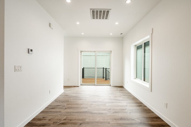 Photo - 519 N Gould St