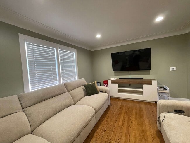 Photo - 5841 W Higgins Ave Unit 2R
