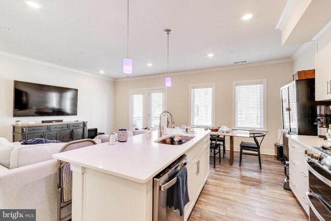 Photo - 15547 Smoke Box Way