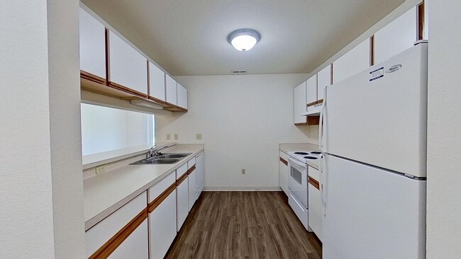 Photo - Condo Style Lower 1 Bedroom 1 Bathroom Apartment Unit 20