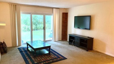 Photo - 264 Hampshire Ct Unit Condo