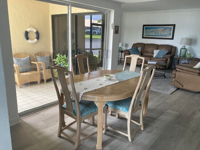 Photo - 16913 Waterbend Dr Unidad 165