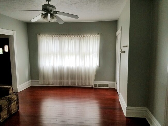 Living Room - 49 Sterling St