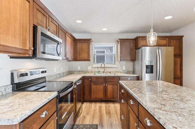 Photo - 204 Sugar Maple Ln