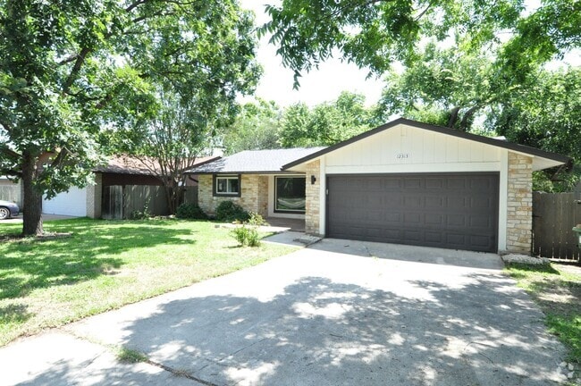 Building Photo - Great single level home in Anderson Mill. ...