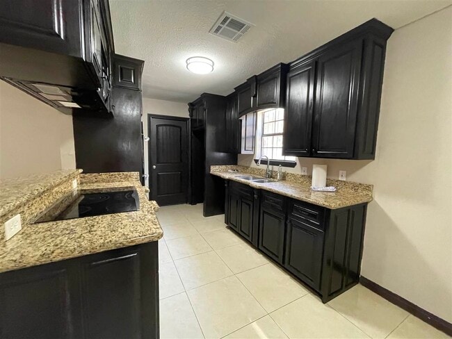 Photo - 5920 Springfield Ave