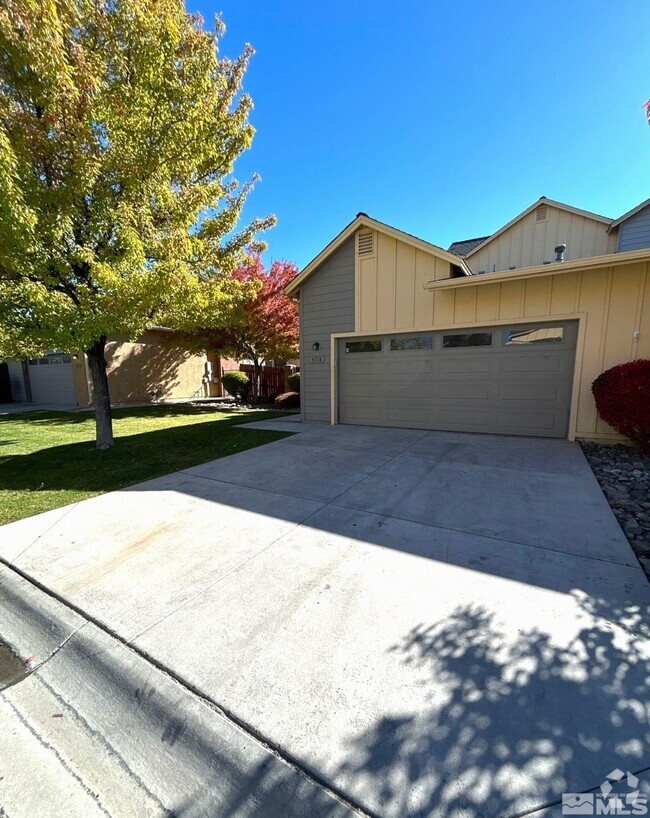 Building Photo - 5718 Pumpkin Ridge Dr Rental