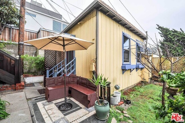Building Photo - 2315 2nd St Rental