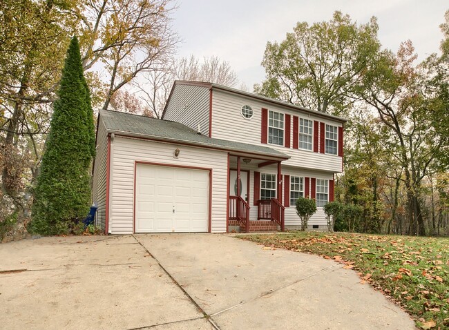 Building Photo - Call Sabrina Thomas Office at 757-767-0767... Rental