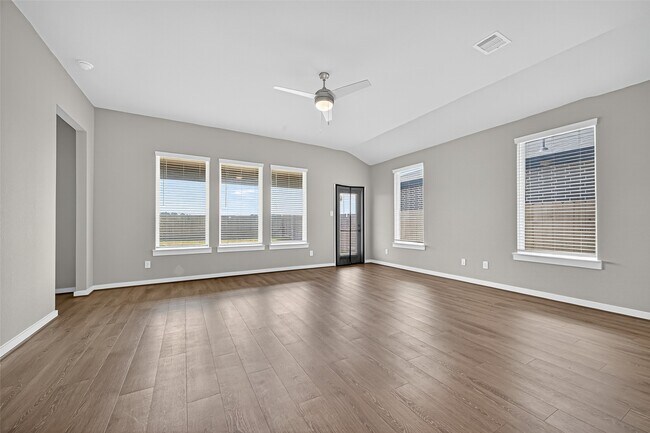 Photo - 28611 Hannahs Harbor Ln
