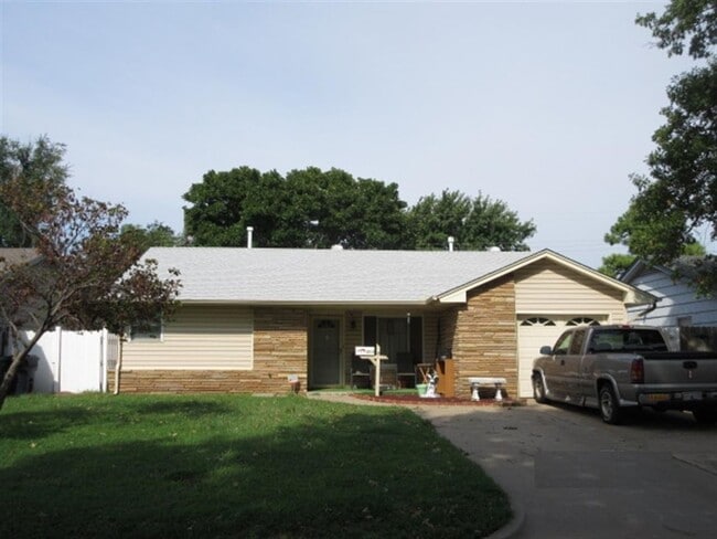 Building Photo - Do Not miss this home on WESTRIDGE! Rent to OWN!
