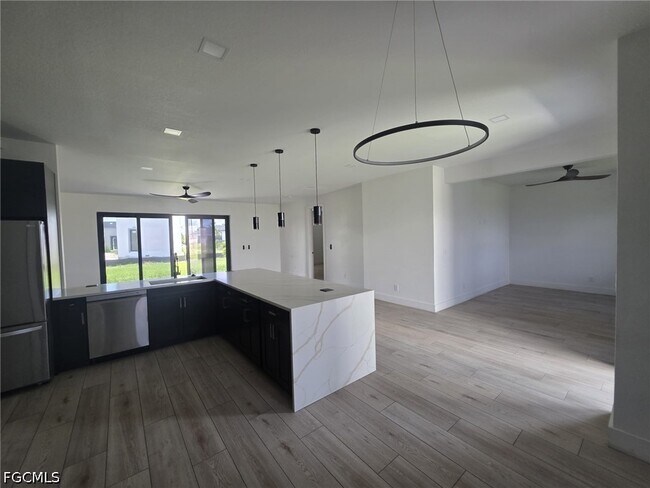 Photo - 1220 Chiquita Blvd N