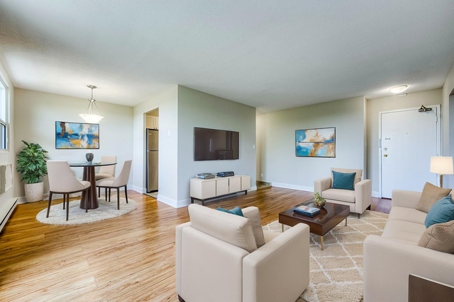 Photo - Nottingham Towers