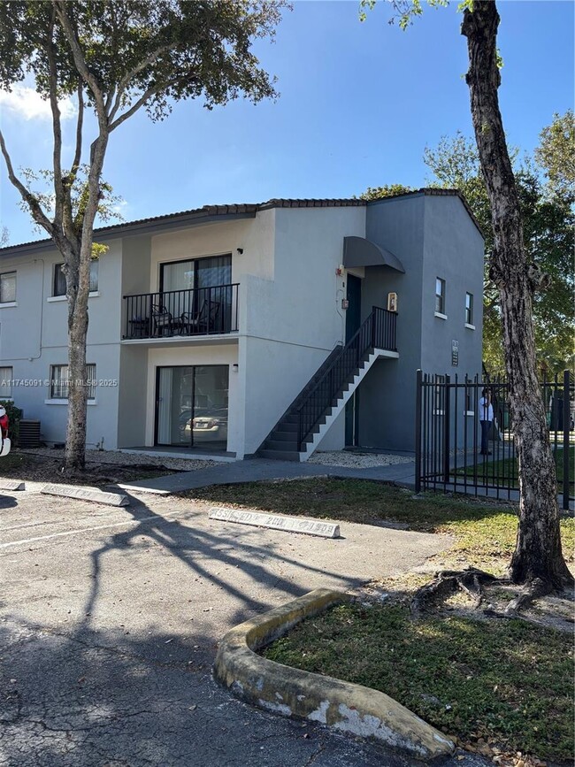 Photo - 6975 NW 179th St Unidad 101 Rental