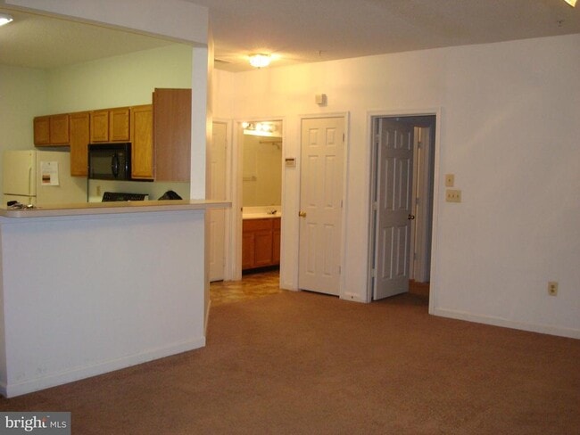 Photo - 7418 Hindon Cir Unit B1203