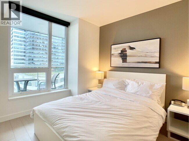 Photo - 433 SW Marine Dr Unit 1006