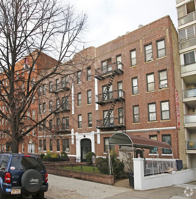 Primary Photo - Park Towers Owners