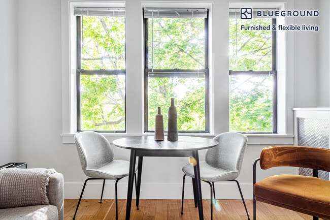 Photo - 8 Elko St Unidad FL3-ID396