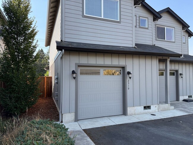 Photo - 2519 Justine Ln