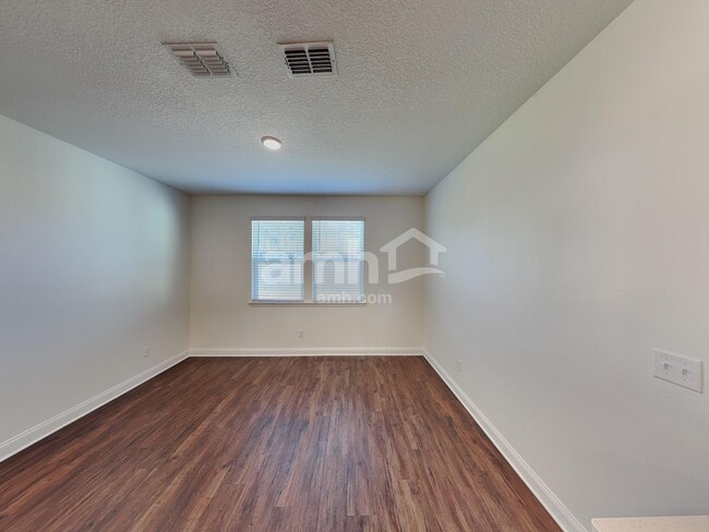 Photo - 569 Onate Cir