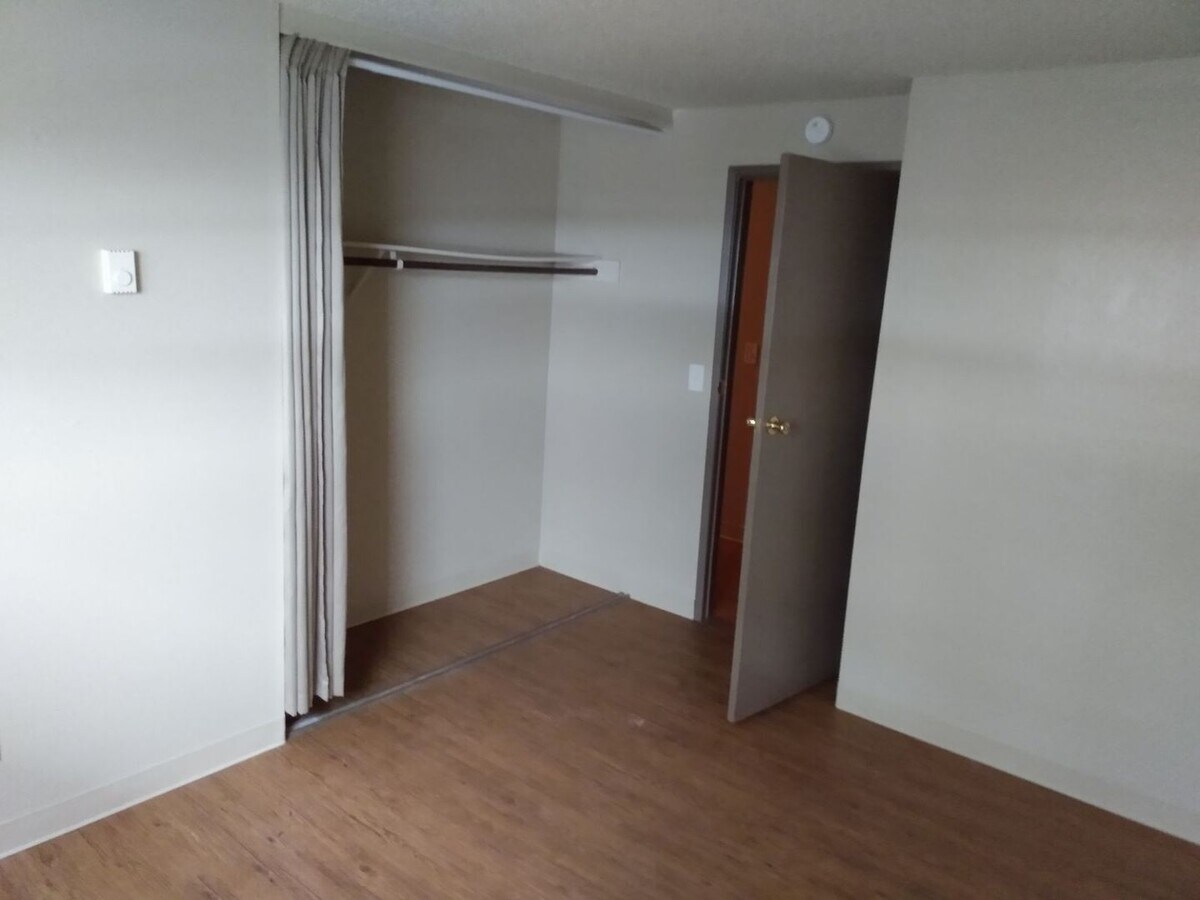 Photo - 2 Bedroom 1 Bathroom - Granvue Apartments