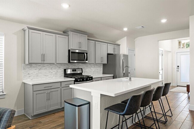 Photo - 6209 Dumfries Ln