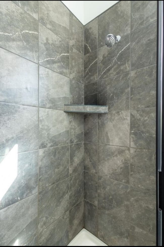 Photo - 610 Blueway Ave