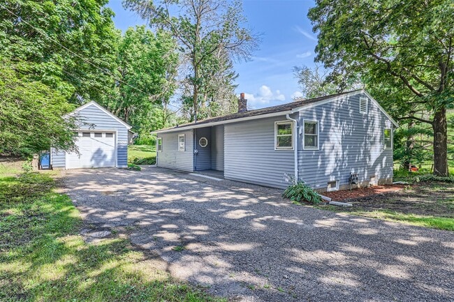 Building Photo - 4001 Tonkawood Rd