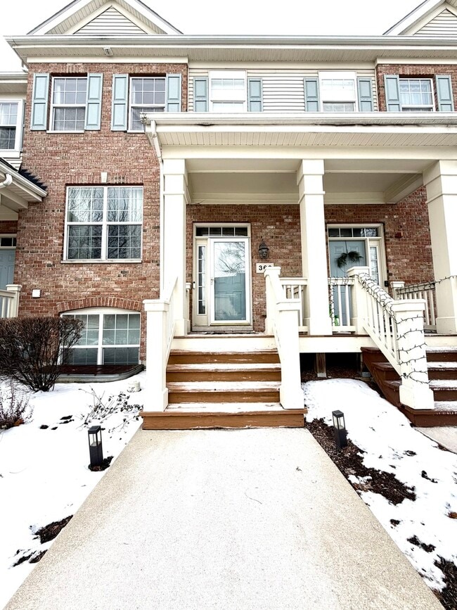 Building Photo - 362 Broadmoor Ln