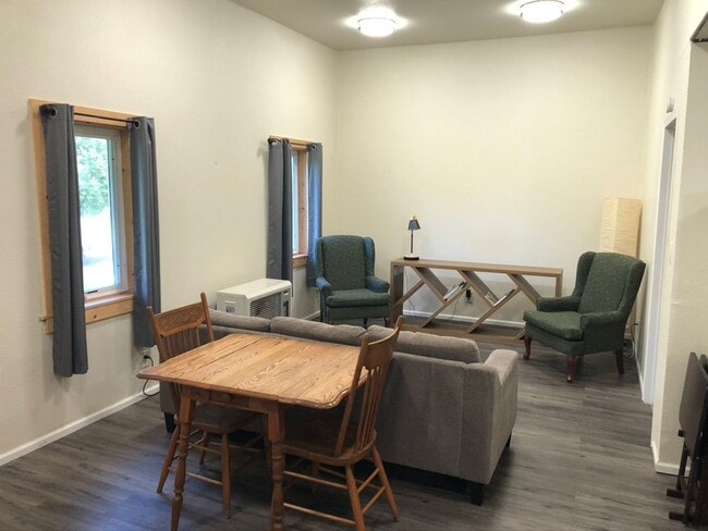 Photo - Newly remodeled - 1 bed - 1 bath off Rosie Creek