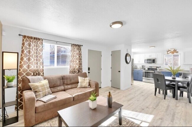 Photo - 1932 S McClelland St Unidad #1