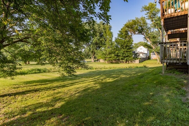 208 W Main St Unit B