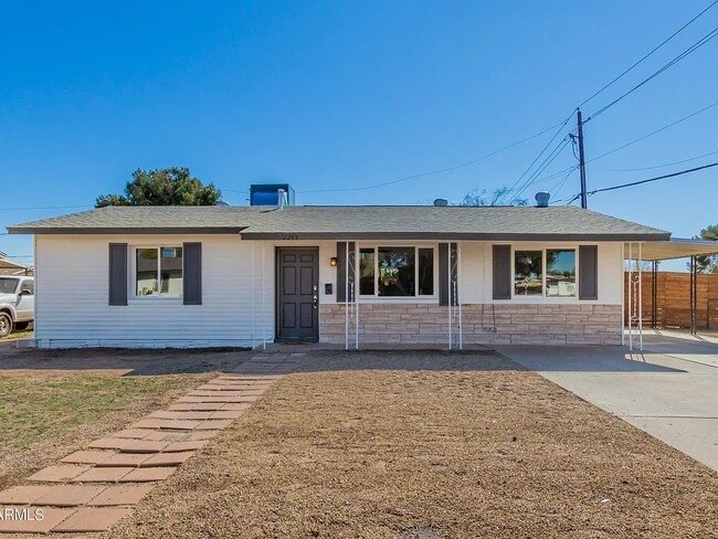 Building Photo - 2245 W Laurel Ln