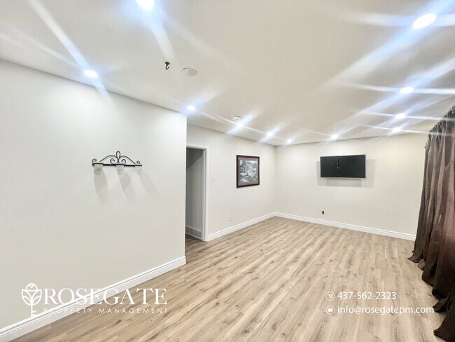 Photo - Charming 3-Bedroom Detached Home with 2 Parking Spaces in London Unit 1