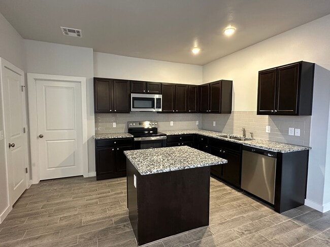 Photo - Beautiful 3 Bedroom, 2 Bathroom on 1.46 Acre Wooded Lot!