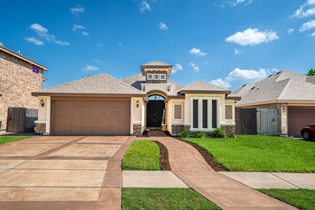 Photo - 308 Benites St