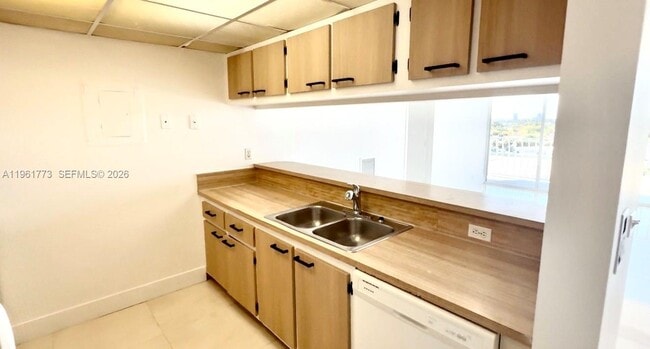 Photo - 7601 E Treasure Dr Unidad 801