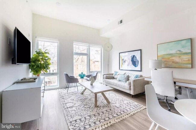 Photo - 521 N 41st St Unit 5