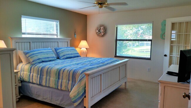 Photo - Seasonal Short-Term 2-Bedroom 2-Bath Condo located in Englewood! Unidad 316