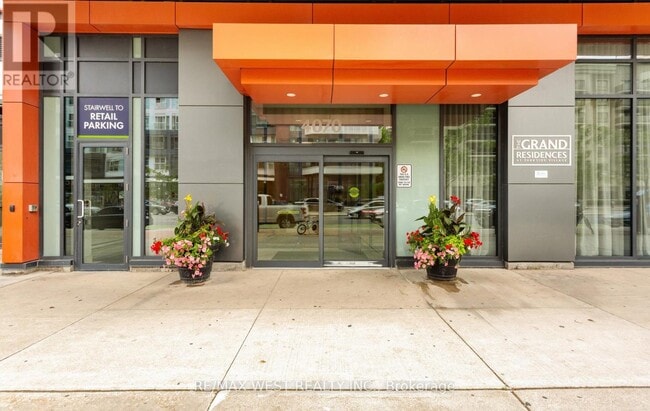 Photo - 4070 Confederation Pkwy