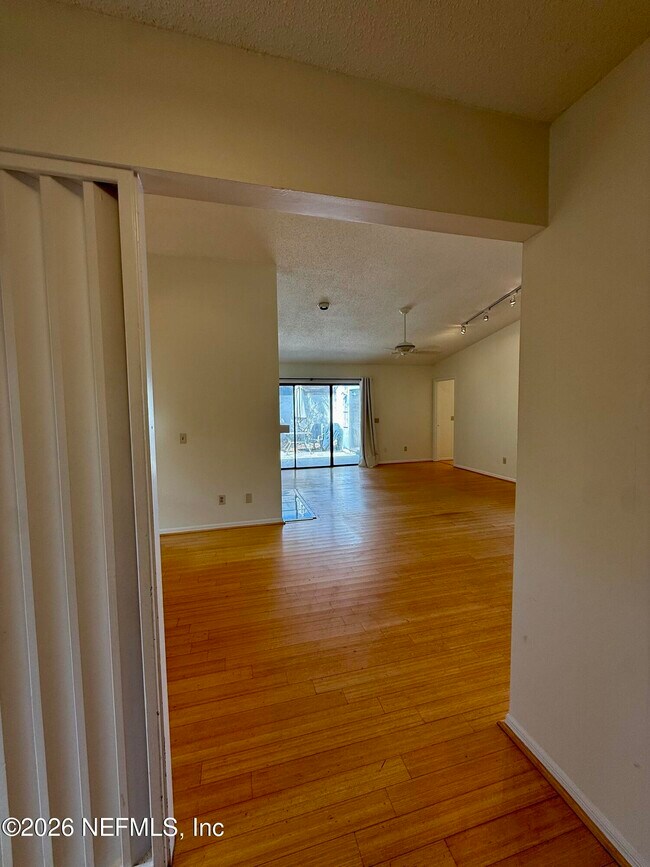 Photo - 2437 Burgundy Ct