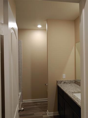 Photo - 280 Moonstone Way