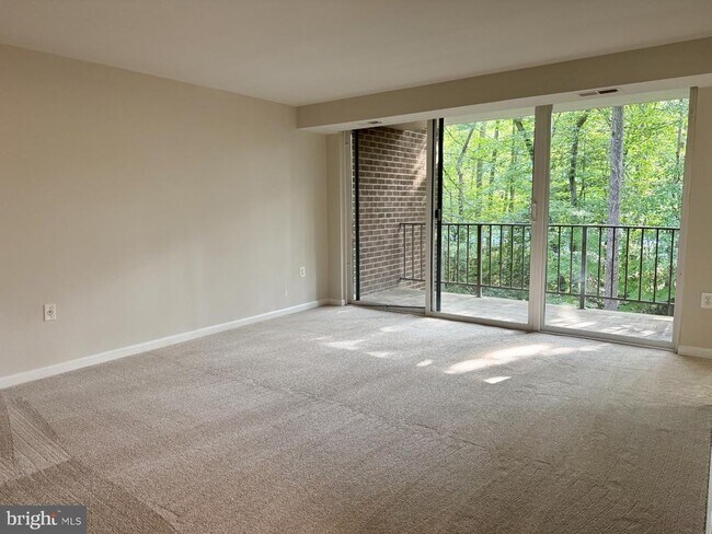 Photo - 1520 Northgate Square Unit 11B