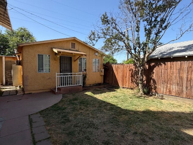 Building Photo - Cute 1 bed 1 bath