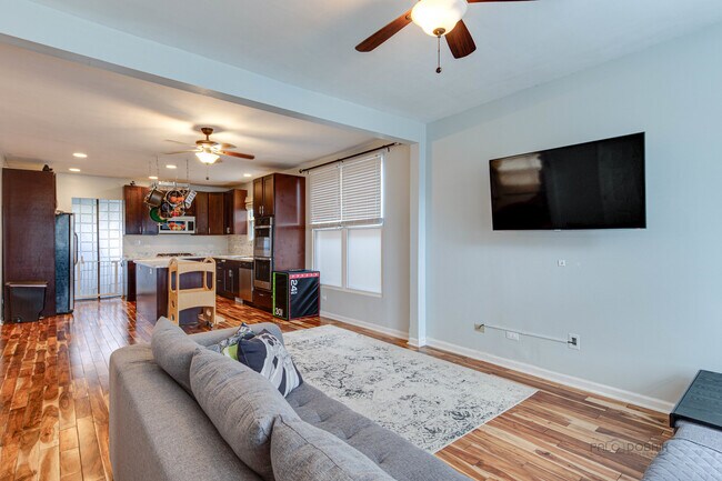 Photo - 4716 W Hutchinson St