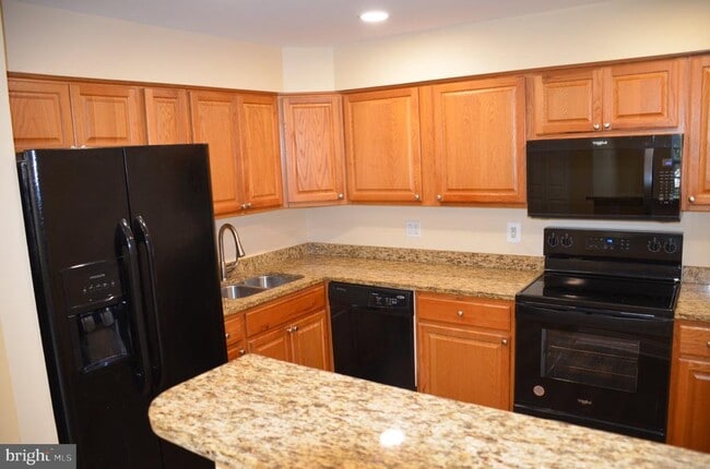 8776 Grasmere Ct