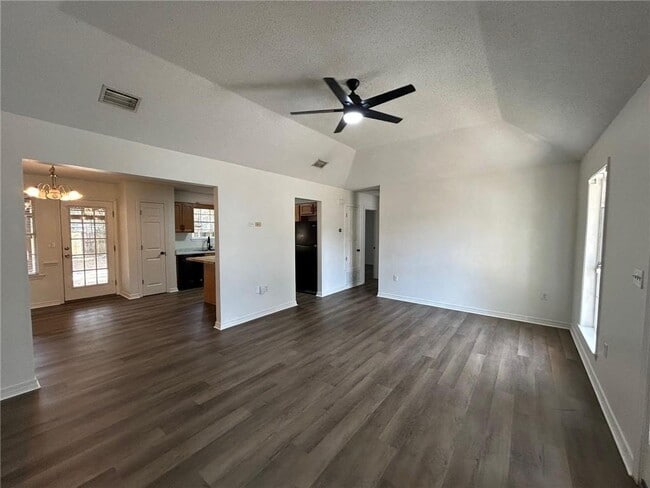 Photo - 112 Cluster Oaks Ct